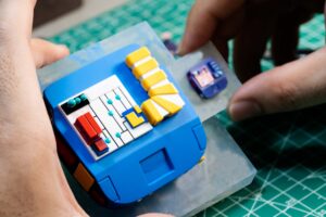 retro tv series – life on planets artisan keycap 104